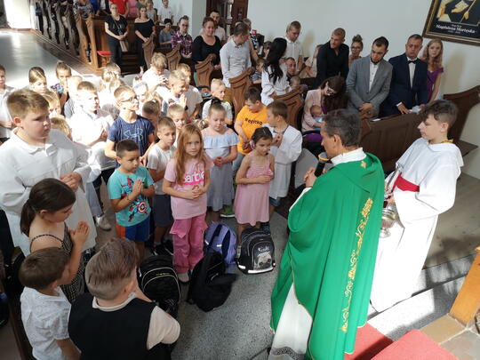 Poświęcenie tornistrów i plecaków