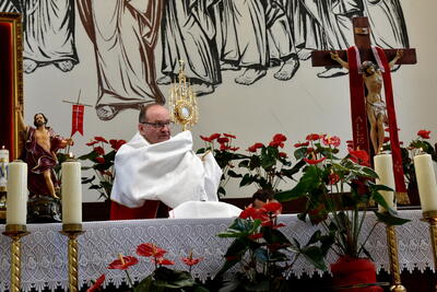 Błogosławieństwo Najświętszym Sakramentem